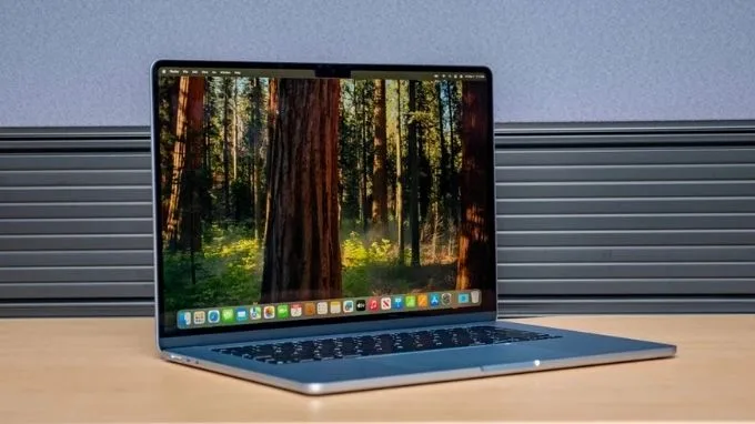 màn hình của Macbook Air 15 inch M4 Chính hãng (VN/A)