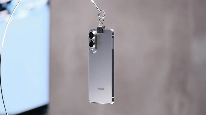 Samsung Galaxy S25 Edge 512GB có ngoại hình sang trọng