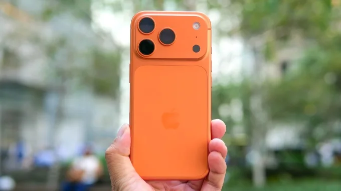 iPhone 17 Pro 1TB cũ sở hữu khung nhôm nguyên khối bền bỉ