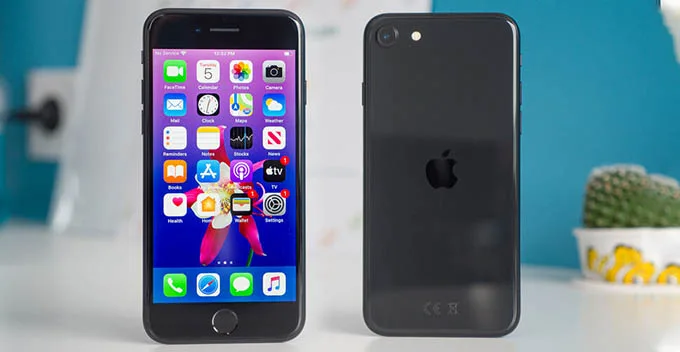 iPhone SE 2020 cũ có thiết kế gọn nhẹ, bền bỉ