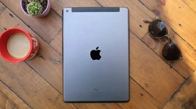 Thiết kế iPad Gen 9 256GB 4G truyền thống nhưng sang trọng