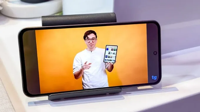 Màn hình Super AMOLED 120Hz sắc nét, mượt mà