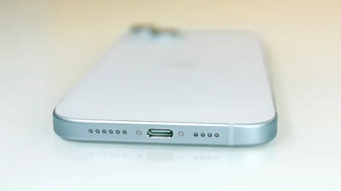 Pin và sạc trên iPhone 15 Plus cũ