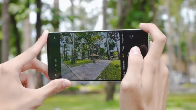 Vivo X300 Ultra tiếp tục khẳng định định hướng “flagship nhiếp ảnh” với hệ thống camera cao cấp