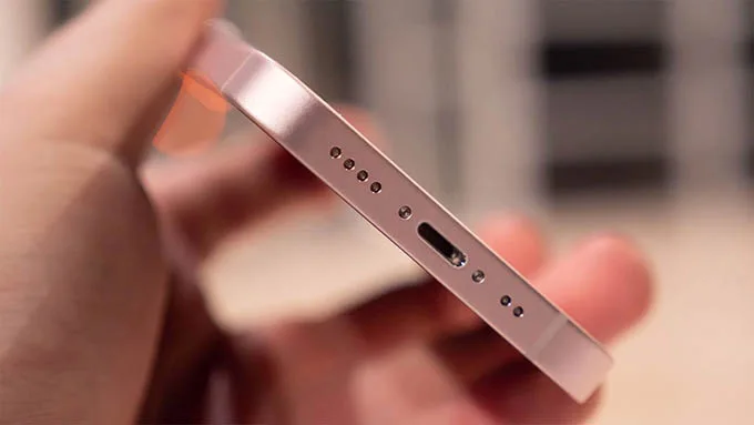 iPhone 15 tiêu chuẩn chuyển sang sử dụng sạc USBC