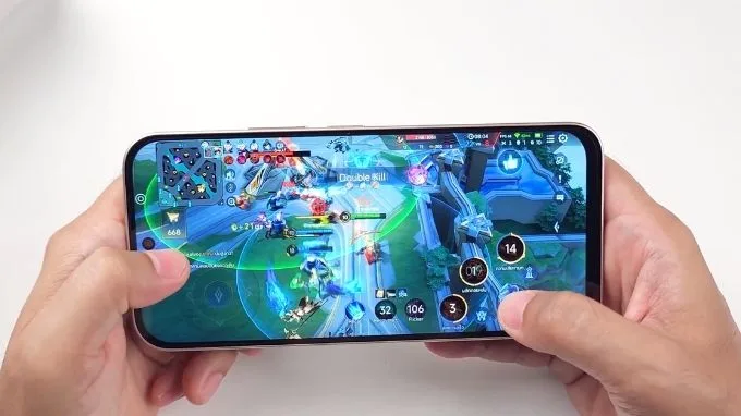 Khi trải nghiệm Liên Quân Mobile, chỉ số FPS sẽ xuất hiện hiện tượng sụt giảm nhẹ