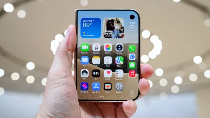 Màn hình ngoài 5.4 inch của iPhone Duo có gì đáng chú ý?