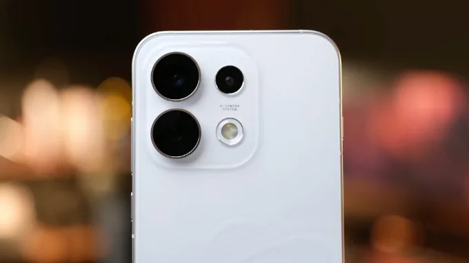 OPPO Reno16 F tập trung vào sự linh hoạt khi trang bị cụm ba camera