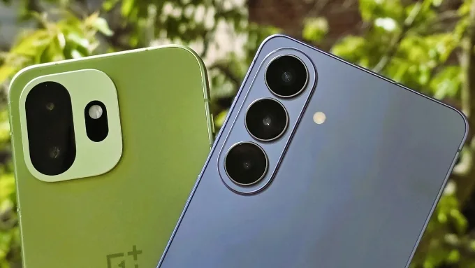 So sánh 2 mẫu máy về camera