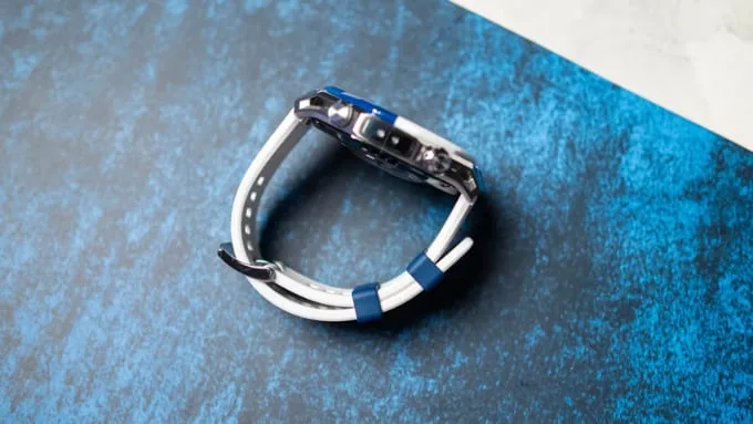 Huawei Watch Ultimate 2 sử dụng dây đeo chuẩn 22 mm với chất liệu khác nhau
