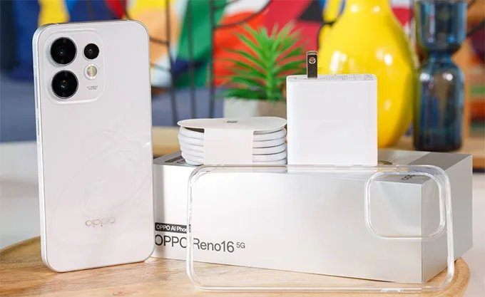 Ngoại hình Oppo Reno16 và Reno16 Pro hoàn toàn giống nhau