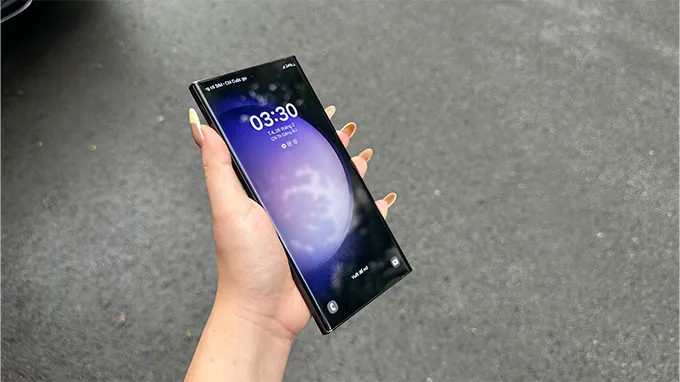 Màn hình Samsung Galaxy S23 Ultra cũ vẫn là một trong những điểm nhấn đáng giá