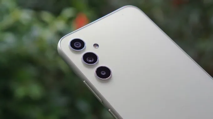 Cảm biến chính 50MP là điểm sáng trên Galaxy A25