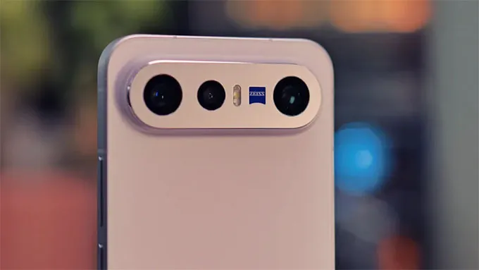 Vivo X300 FE kết hợp ống kính tele 50MP zoom quang 3x