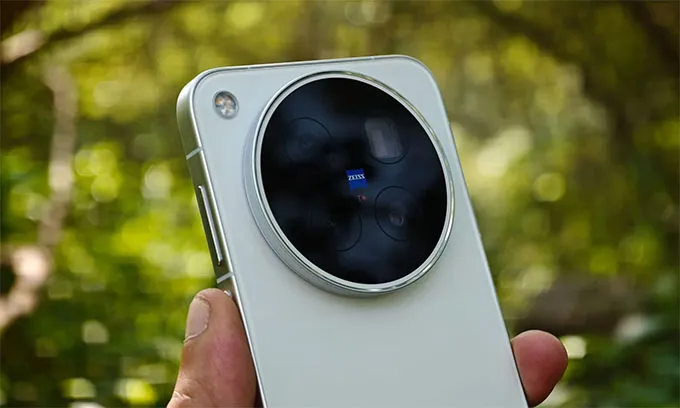 . Vivo X500 Pro trang bị cảm biến chính Sony LYTIA 910