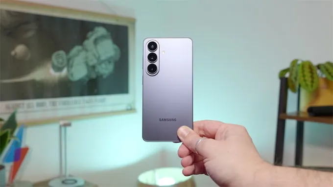 Chọn Galaxy S26 nếu bạn ưu tiên sự nhỏ gọn