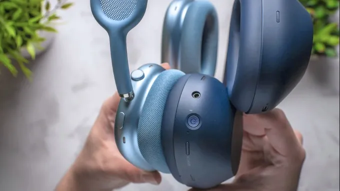 So sánh Apple AirPods Max 2 và Sony WH-1000XM6 về tính năng thông minh