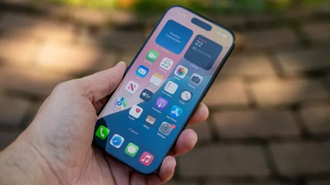 Ai nên mua iPhone 16 Pro cũ?