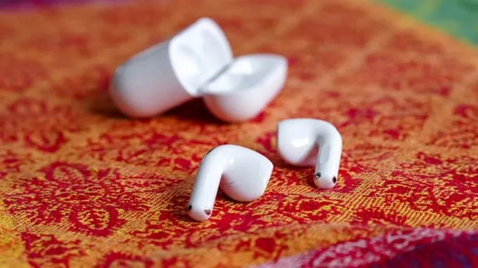 AirPods 5 có chống mồ hôi khi tập thể thao không?