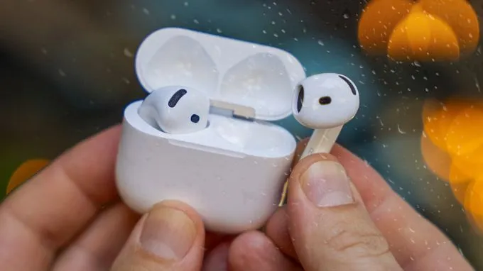 AirPods 5 có sử dụng được khi trời mưa không?