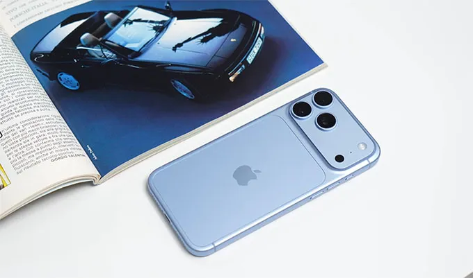 iPhone 18 Pro Max bạn sẽ có 4 tùy chọn màu sắc gồm: Đen, Bạc, Glacier (xanh băng nhạt) và Burgundy