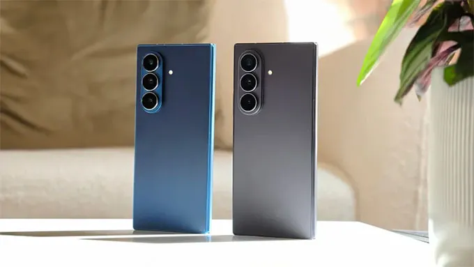 Cả hai máy đều dùng chung cảm biến camera chính 200MP và camera tele 10MP