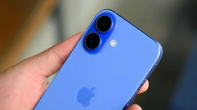 iPhone 16 sở hữu hệ thống camera kép gồm cảm biến chính 48MP