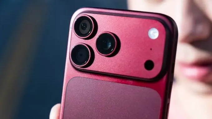 Phone 18 Pro Max sử dụng bộ ba camera sau 48MP
