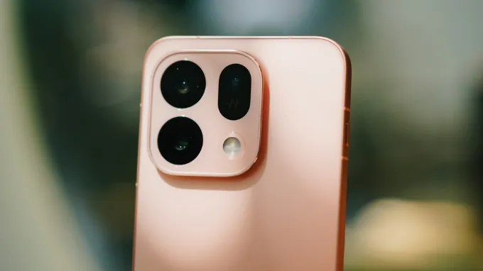Ba camera sau của OPPO Find X9s đều đạt độ phân giải đồng nhất 50MP