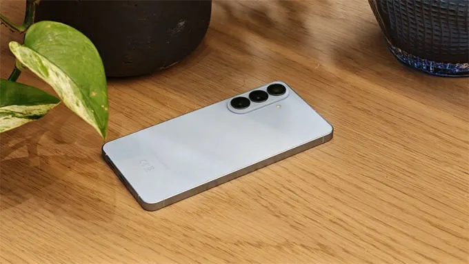 Hệ thống nhiếp ảnh trên Galaxy S26 và S26 Plus hoàn toàn giống hệt nhau