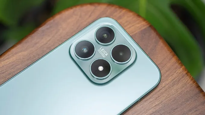 Xiaomi 17 cũng được trang bị hệ thống 3 camera sau 50MP