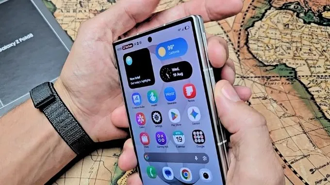 Chụp màn hình Galaxy Z Fold8 bằng phím vật lý