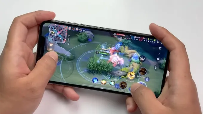 A12 Bionic trên iPhone Xs Max vẫn mang lại hiệu năng ổn định