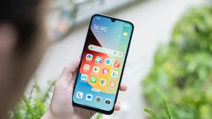 Redmi A7 Pro cũng có độ sáng tối đa khoảng 800 nit (HBM