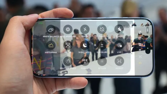 Công cụ điều khiển Pro (Pro Controls) trên iPhone 18 Pro là gì?