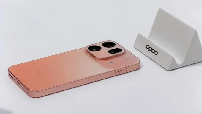 OPPO Find X9s sở hữu kích thước 156.9 x 73.9 x 7.9 mm