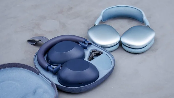 So sánh Apple AirPods Max 2 và Sony WH-1000XM6 về pin và sạc