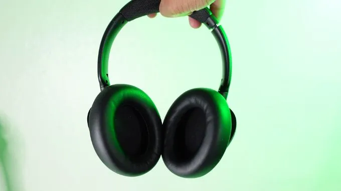 h, Baseus Bass BH1 NC còn ghi nhận khả năng chống ồn vượt trội
