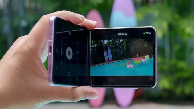 Khả năng quay video vẫn là điểm mạnh trong đánh giá camera Samsung Galaxy Z Flip8