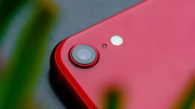 iPhone SE 2020 được trang bị camera sau đơn 12MP