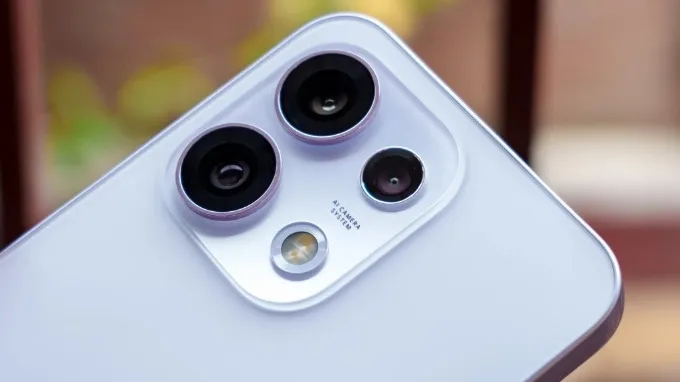 OPPO Reno16 F 5G được trang bị camera tele 3.5x