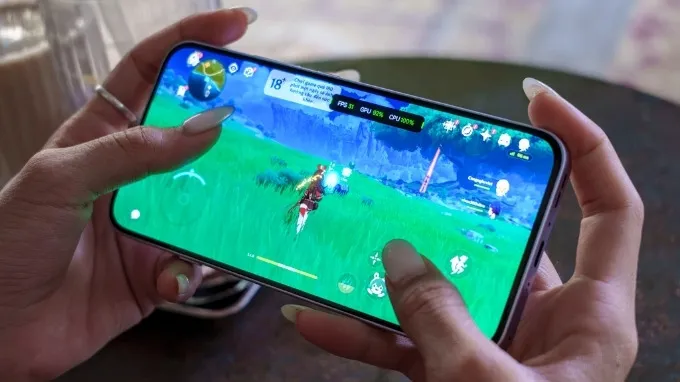 OPPO Reno16 F 5G vẫn mang đến trải nghiệm gaming khá ấn tượng