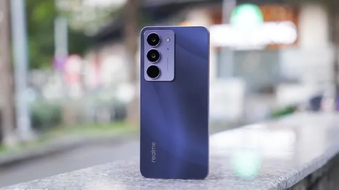 Đánh giá Realme C75x về thiết kế tổng thể