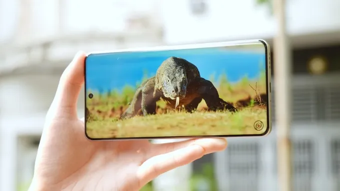 realme P4 Power trang bị tấm nền AMOLED kích thước 6.8 inch với độ phân giải 1.5K