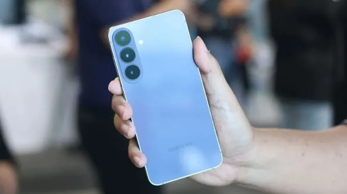 Samsung Galaxy S26 FE có ngôn ngữ thiết kế tối giản đặc trưng