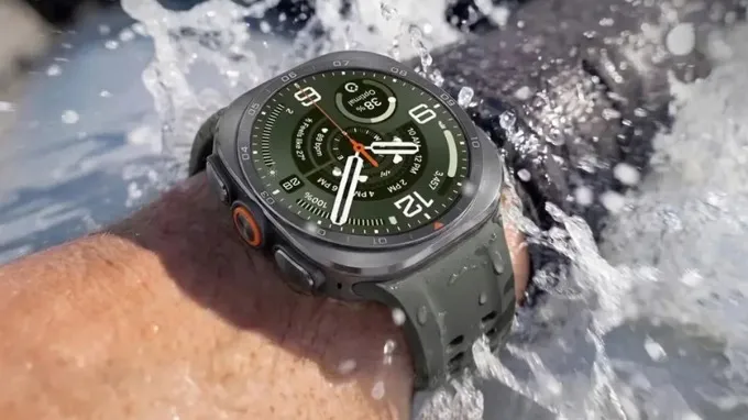 Galaxy Watch Ultra2 còn được chế tạo theo tiêu chuẩn EN13319 dành cho thiết bị lặn