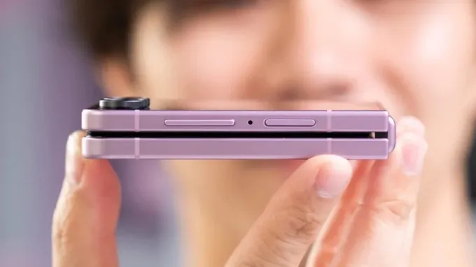 Galaxy Z Flip8 ghi điểm với chất lượng hoàn thiện cao