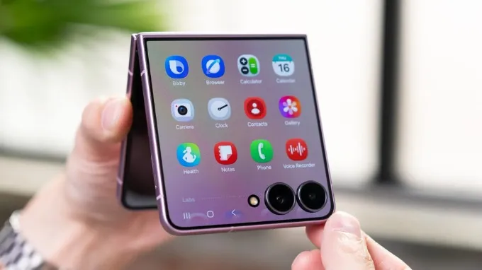Galaxy Z Flip8 với One UI 9 đem đến trải nghiệm mượt mà