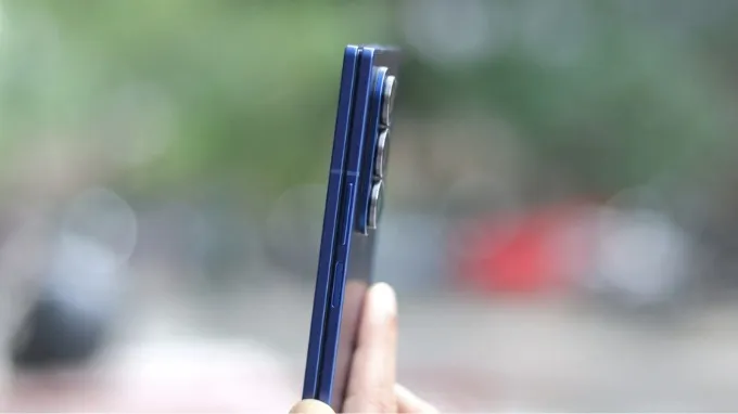 Galaxy Z Fold 7 tạo cảm giác cầm nắm thoải mái hơn đáng kể