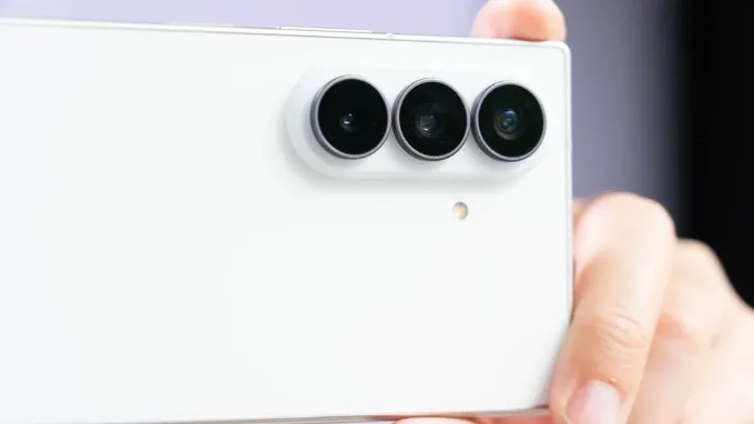 Samsung Galaxy Z Fold8 Ultra được trang bị cụm 3 camera sau